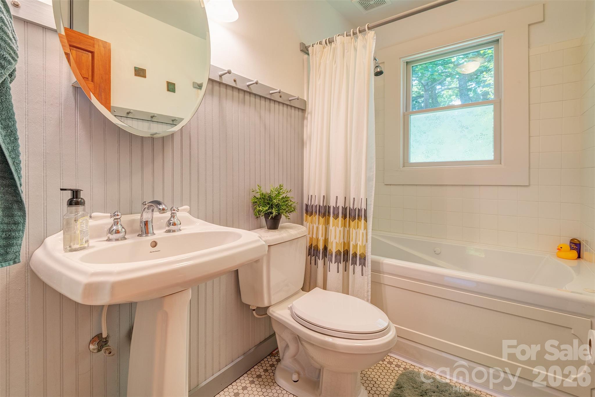 136 Graveyard Road Fairview, NC 28730 - Photo 21 of 48