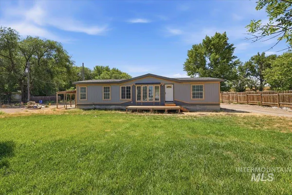 $429,900 | 3065 Pioneer Road, Homedale, ID 83628