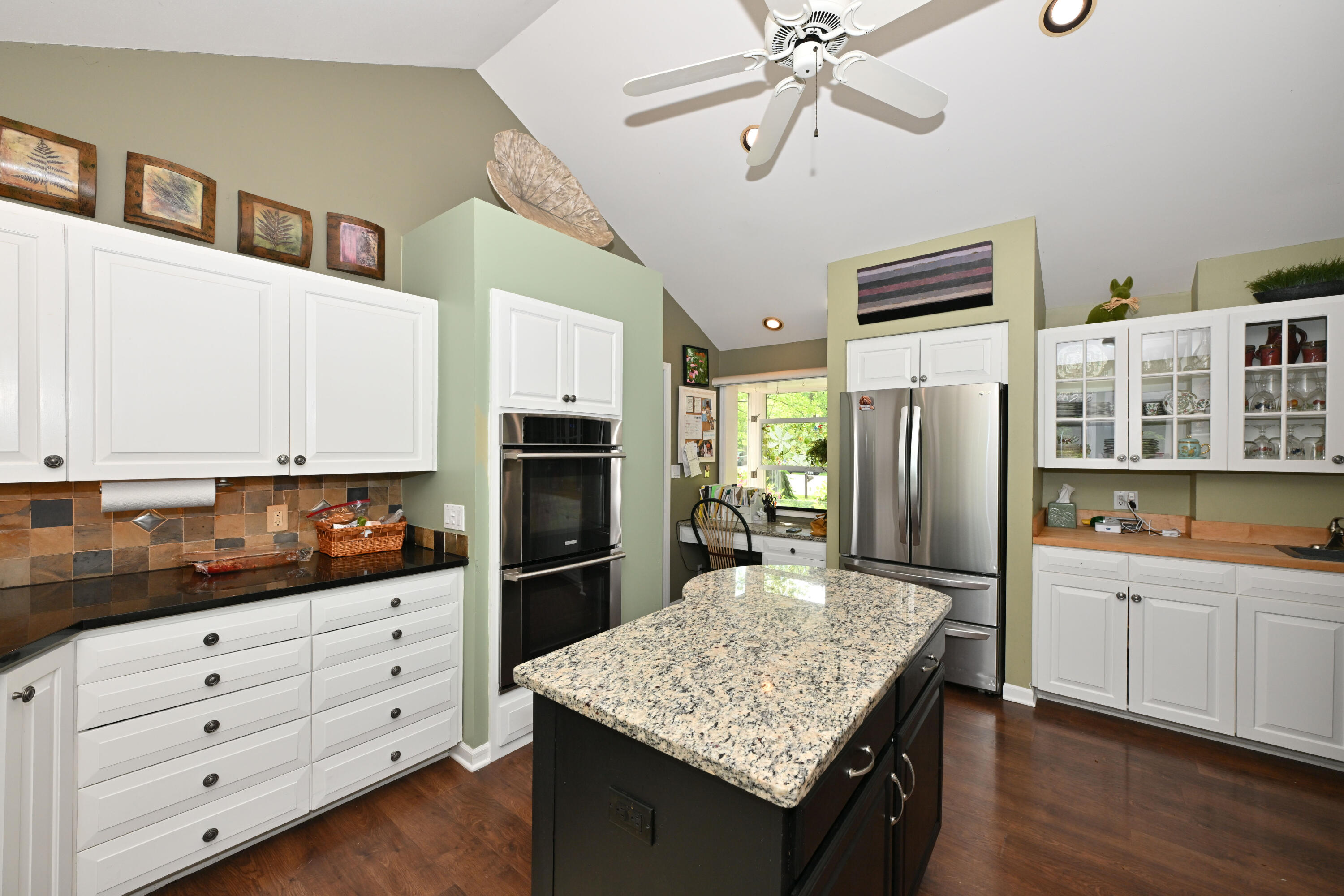 3554 Cranberry Lane Caledonia, WI 53404 - Photo 5 of 22 Kitchen