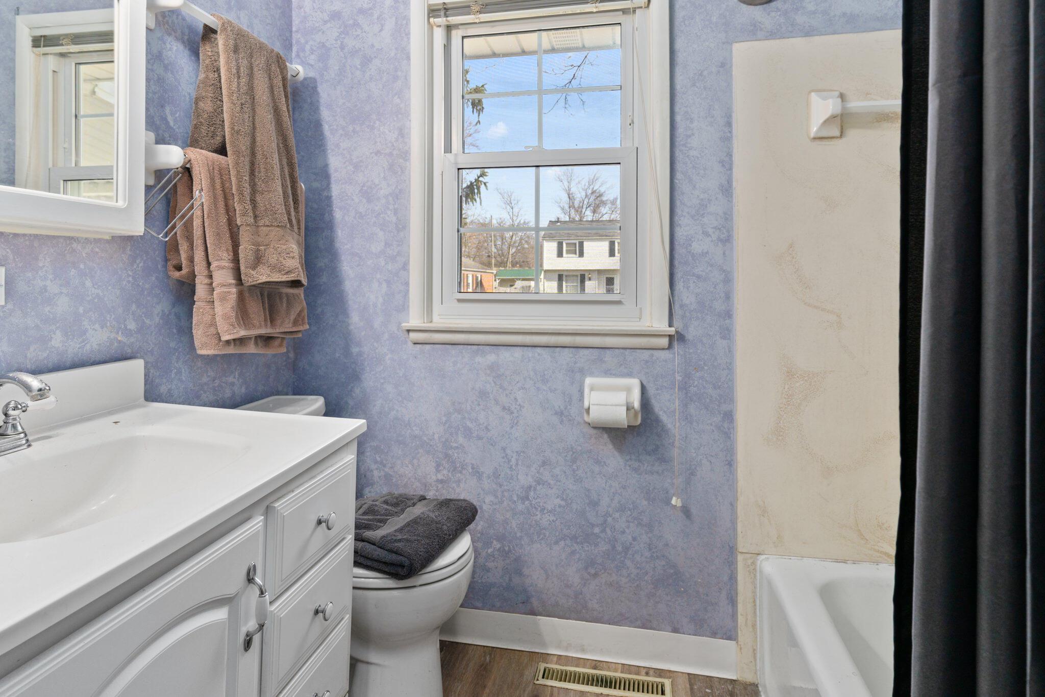 225 Darbyhurst Road Columbus, OH 43228 - Photo 20 of 31 Darbyhurst Zillow Sized-14