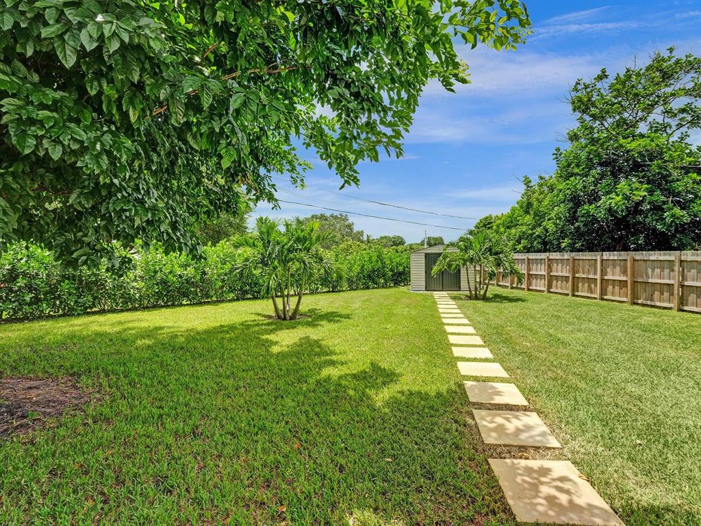 260 Northwest 36th Street Boca Raton, FL 33431 - Photo 10 of 35 a view of a backyard
