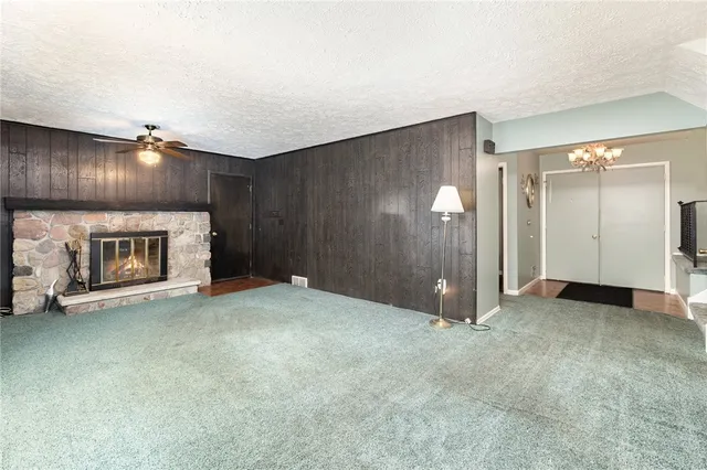 $300,000 | 28 Venice Circle, Irondequoit, NY 14609