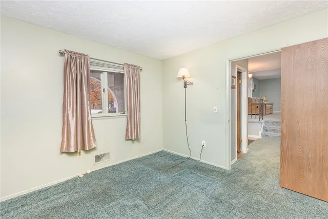 $300,000 | 28 Venice Circle, Irondequoit, NY 14609