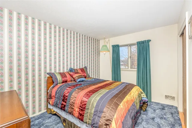 $300,000 | 28 Venice Circle, Irondequoit, NY 14609