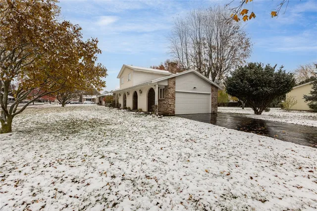 $300,000 | 28 Venice Circle, Irondequoit, NY 14609