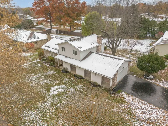 $300,000 | 28 Venice Circle, Irondequoit, NY 14609