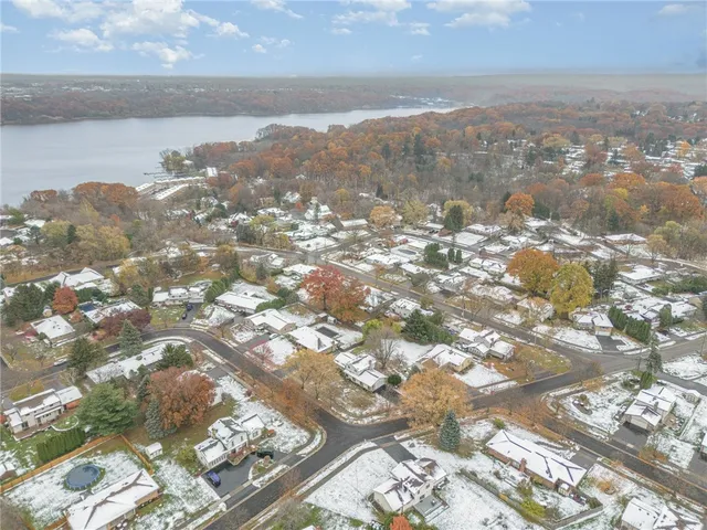 $300,000 | 28 Venice Circle, Irondequoit, NY 14609