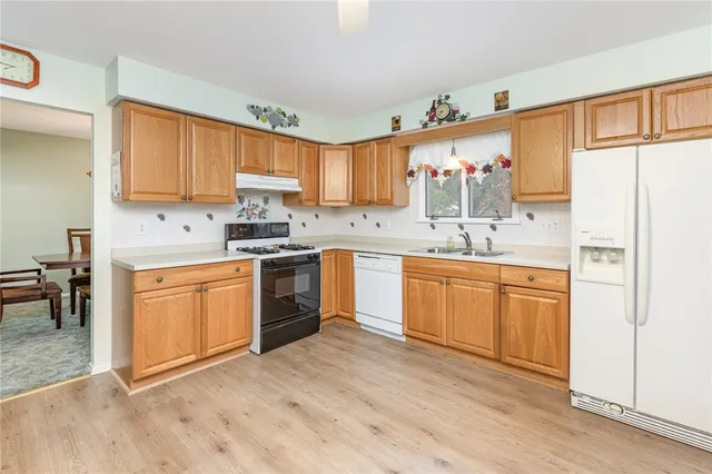 $300,000 | 28 Venice Circle, Irondequoit, NY 14609