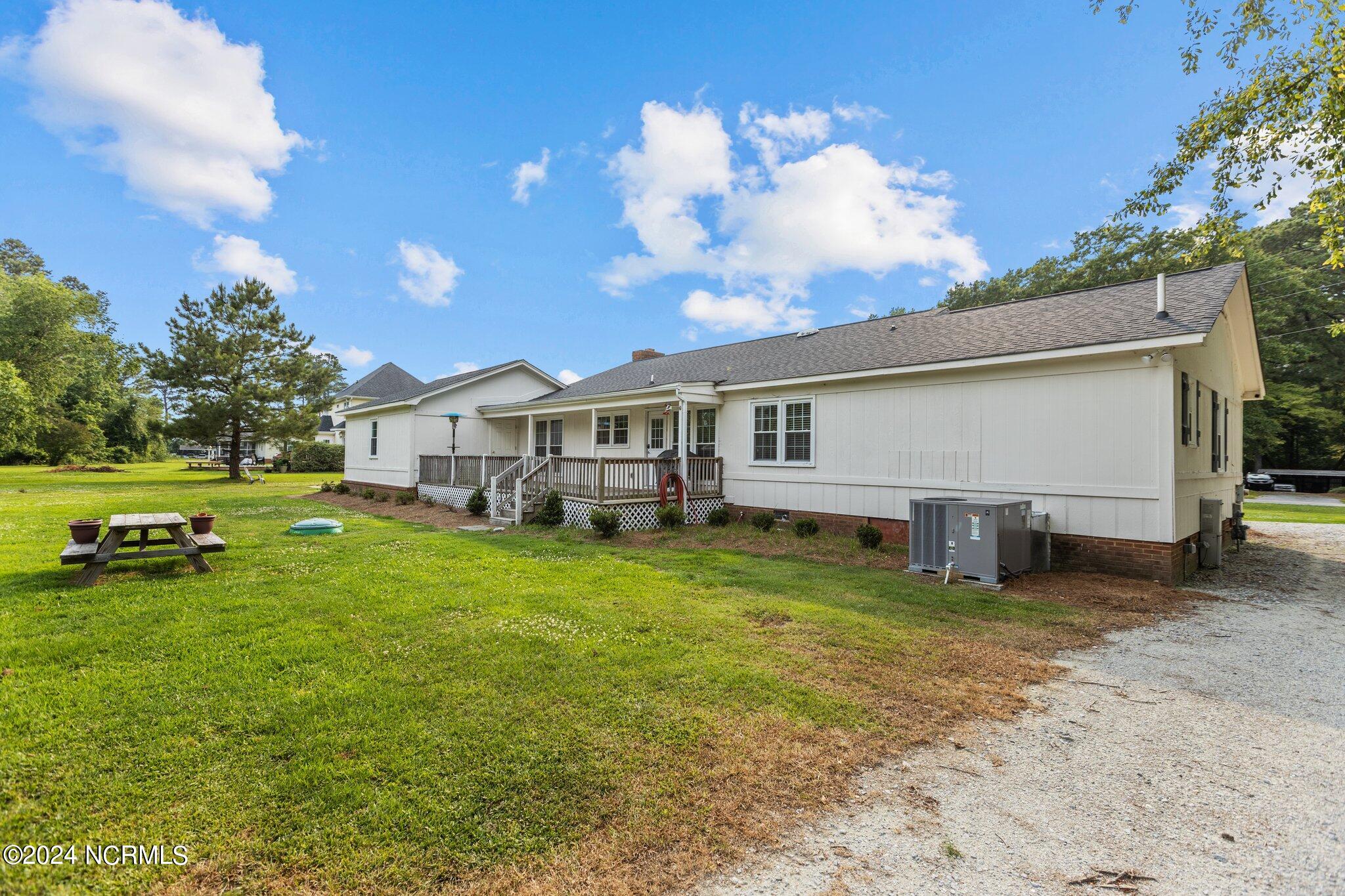 1035 Tucker Road Grimesland, NC 27837 - Photo 5 of 40 9-web-or-mls-IMGL6247