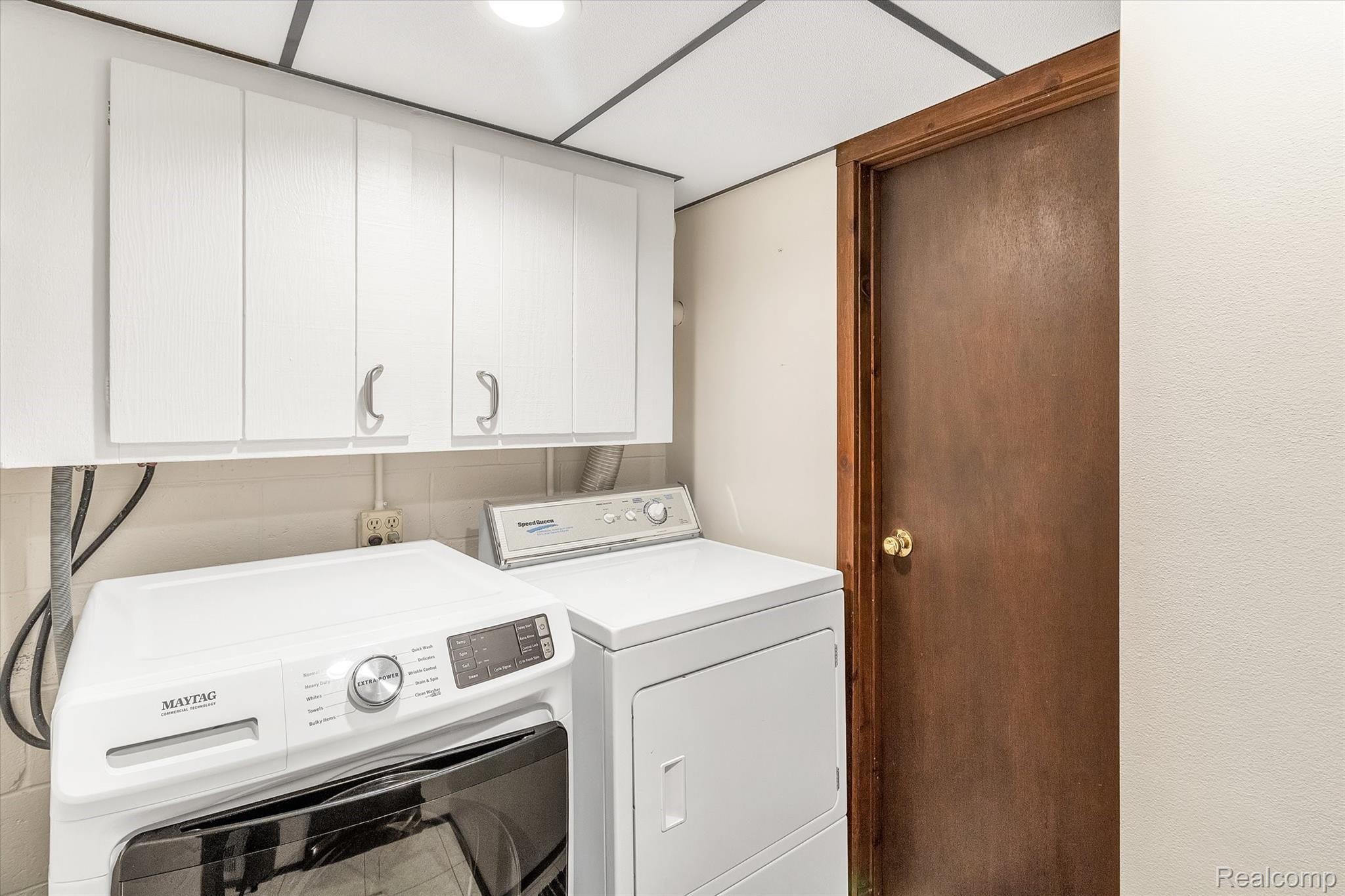 13504 Maple Road Birch Run, MI 48415 - Photo 24 of 34 laundry room & storage
