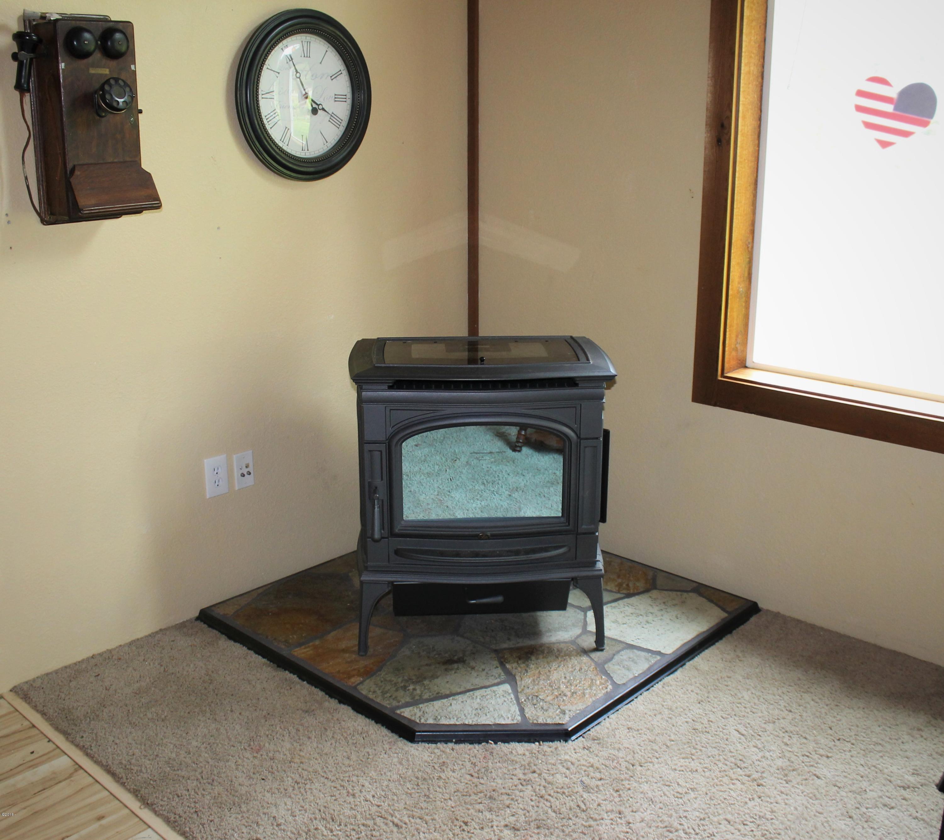 290 Camp 12 Loop Toledo, OR 97391 - Photo 22 of 29 Pellet Stove