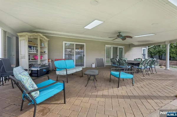 $825,000 | 18 Harwood Place, Wayne, NJ 07470