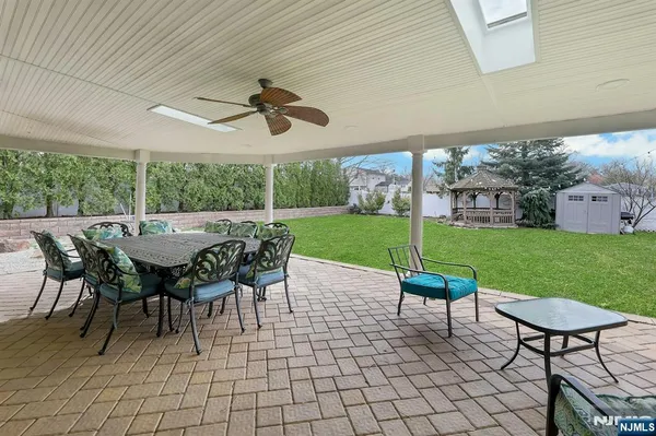 $825,000 | 18 Harwood Place, Wayne, NJ 07470