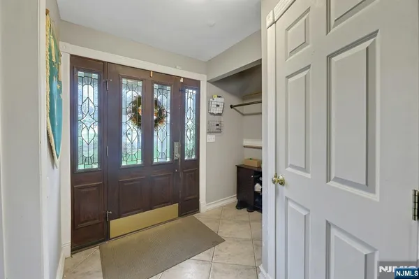$825,000 | 18 Harwood Place, Wayne, NJ 07470