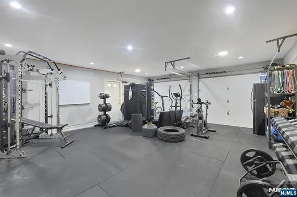 $825,000 | 18 Harwood Place, Wayne, NJ 07470