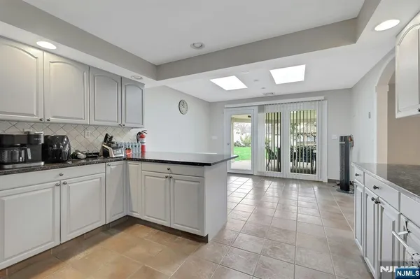 $825,000 | 18 Harwood Place, Wayne, NJ 07470