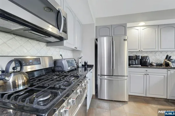 $825,000 | 18 Harwood Place, Wayne, NJ 07470