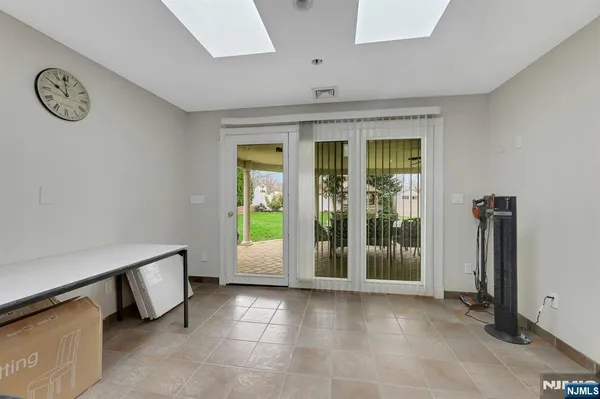 $825,000 | 18 Harwood Place, Wayne, NJ 07470