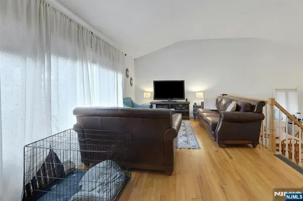 $825,000 | 18 Harwood Place, Wayne, NJ 07470