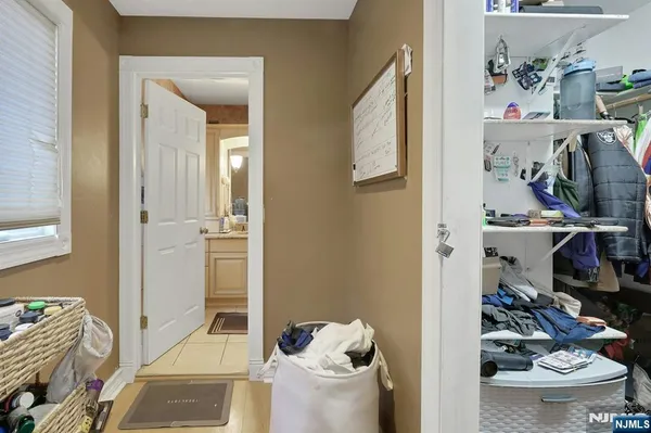 $825,000 | 18 Harwood Place, Wayne, NJ 07470