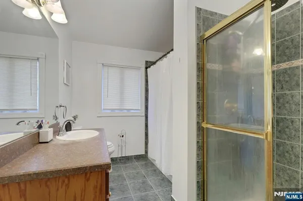 $825,000 | 18 Harwood Place, Wayne, NJ 07470