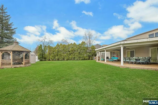 $825,000 | 18 Harwood Place, Wayne, NJ 07470