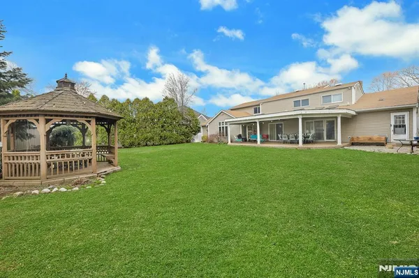 $825,000 | 18 Harwood Place, Wayne, NJ 07470