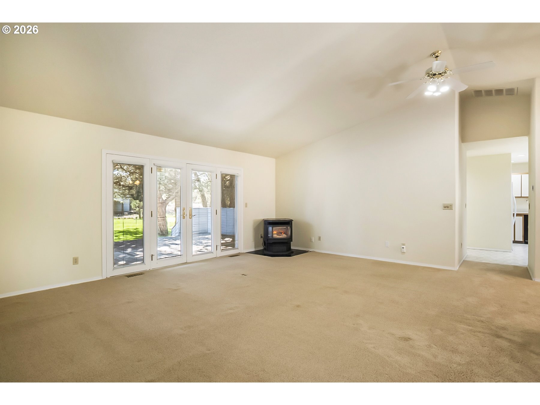 64507 McGrath Road Bend, OR 97701 - Photo 8 of 46 Living Room
