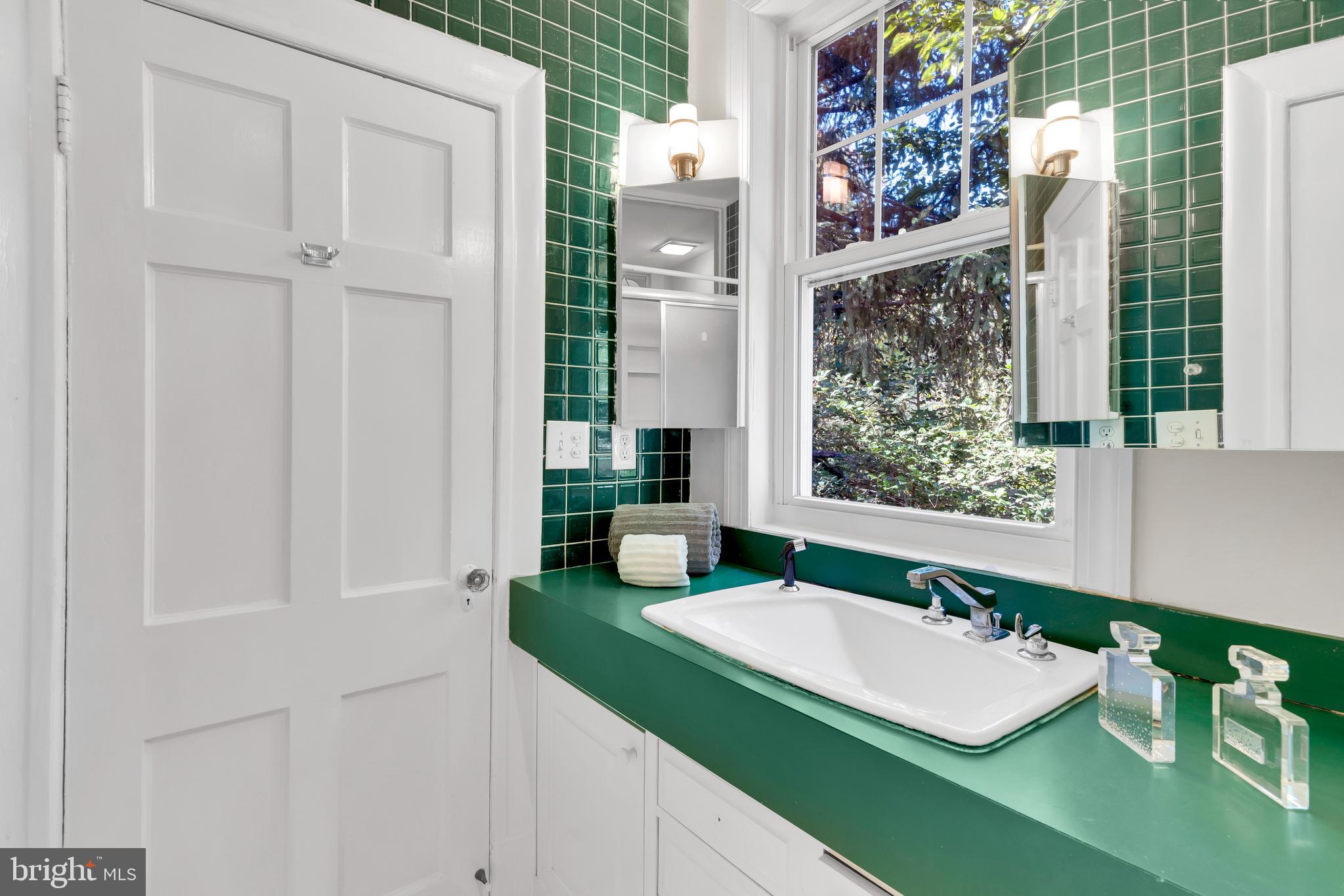 2025 Belmont Road Northwest Washington, DC 20009 - Photo 46 of 77