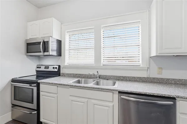 $1,200 | 516 Mill Street, Unit B, Denton, TX 76205