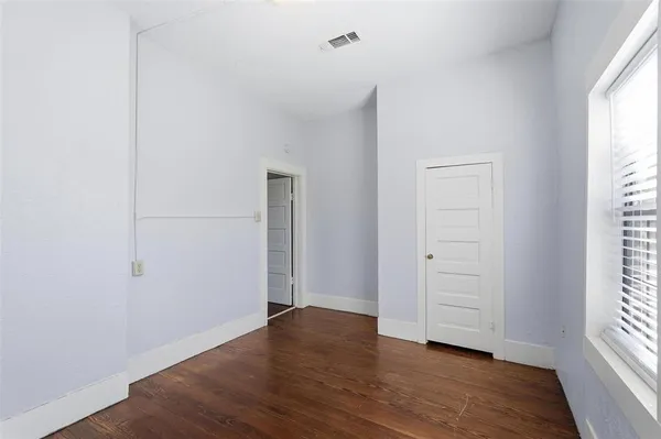 $1,200 | 516 Mill Street, Unit B, Denton, TX 76205