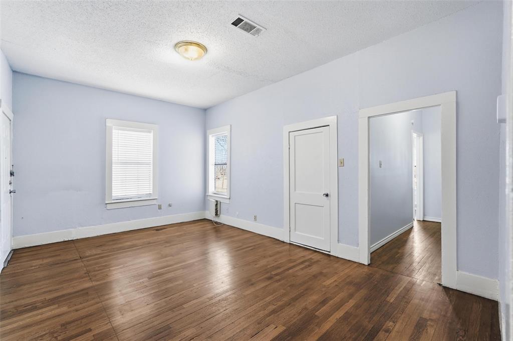 516 Mill Street, Unit B Denton, TX 76205 - Photo 5 of 17