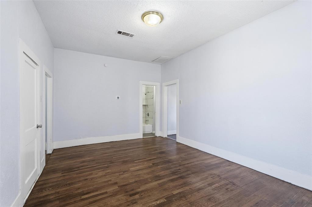 516 Mill Street, Unit B Denton, TX 76205 - Photo 6 of 17