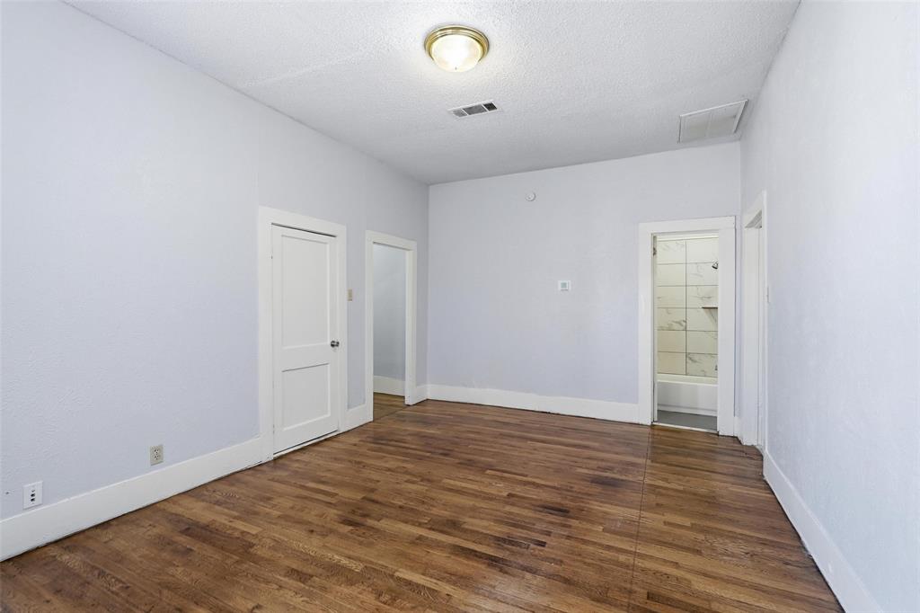 516 Mill Street, Unit B Denton, TX 76205 - Photo 7 of 17