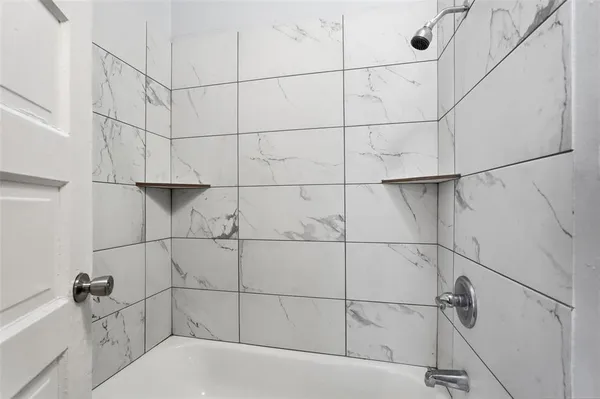 $1,200 | 516 Mill Street, Unit B, Denton, TX 76205