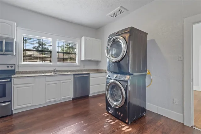 $1,300 | 516 Mill Street, Unit B, Denton, TX 76205