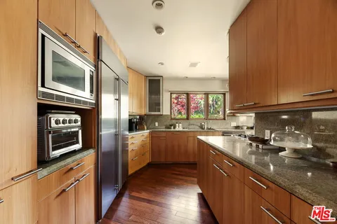 $3,489,000 | 8410 Edwin Drive, Los Angeles, CA 90046