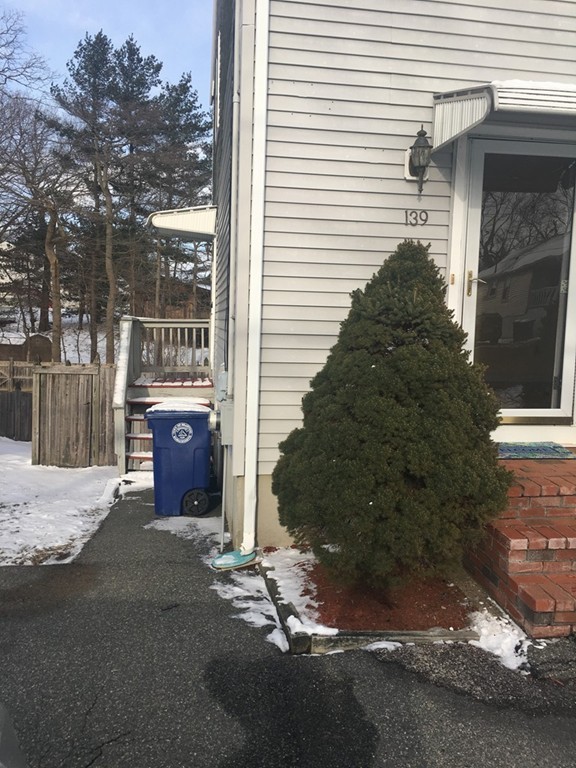 139 Elmlawn Road Braintree, MA 02184 - Photo 3 of 19 Gallery Image 3