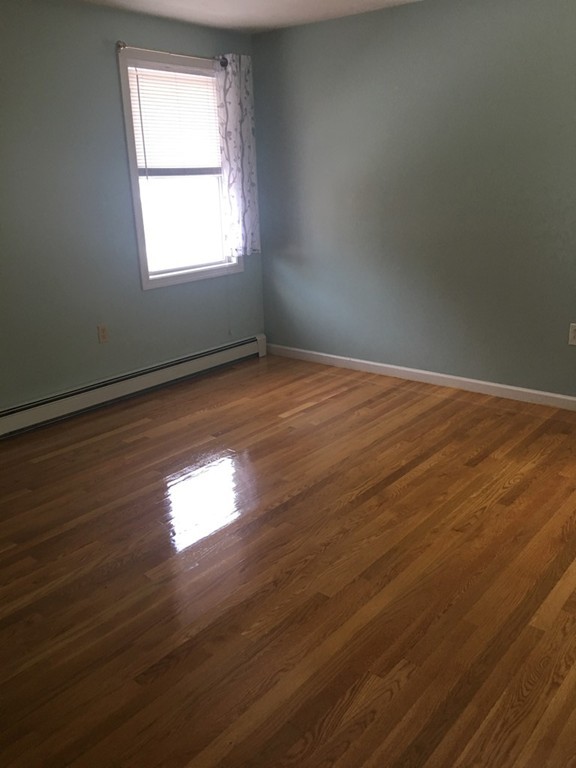 139 Elmlawn Road Braintree, MA 02184 - Photo 5 of 19 Gallery Image 5
