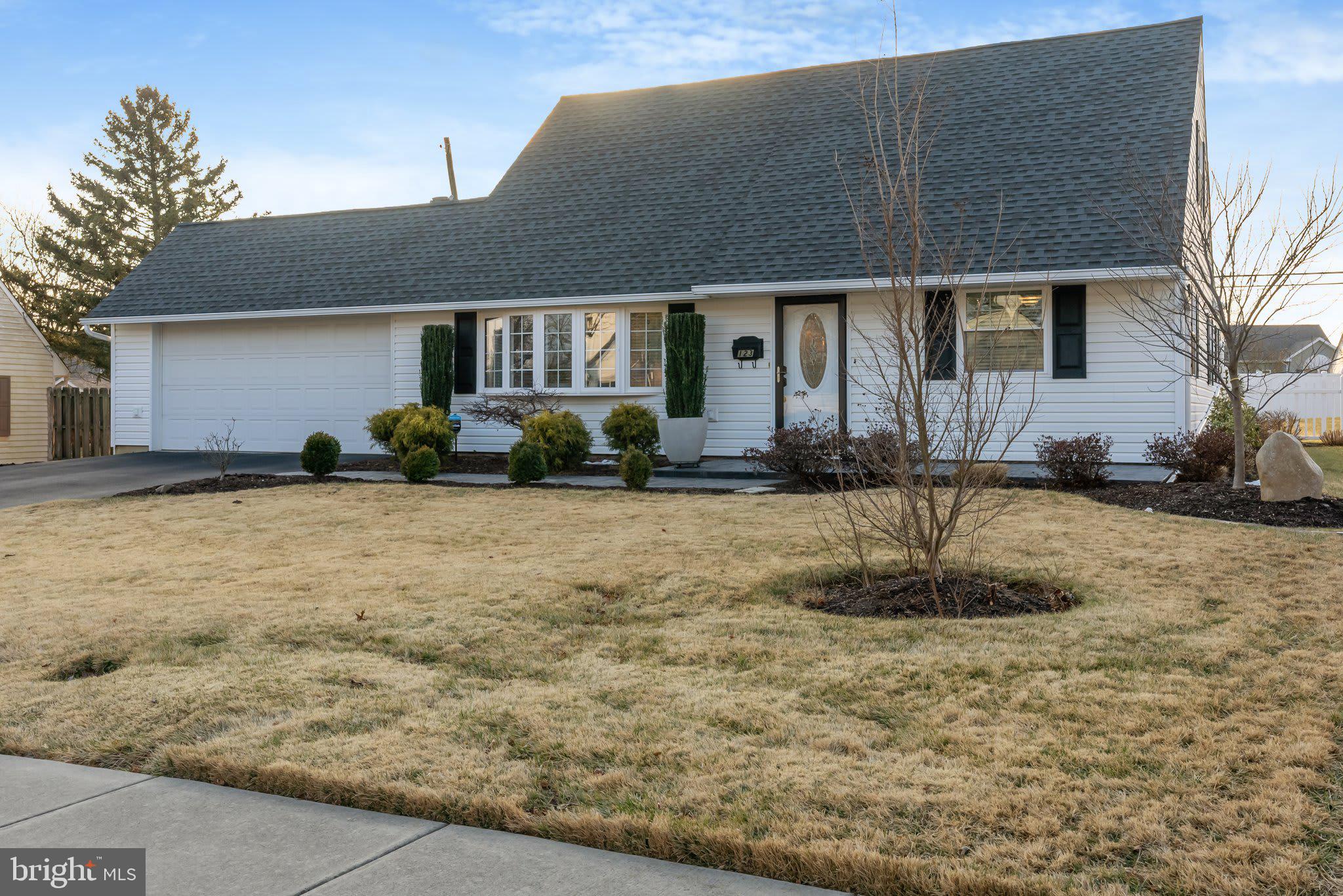 123 Cobalt Cross Road Levittown, PA 19057 - Photo 3 of 50 Gallery Image 3