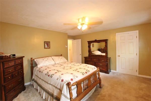 14 Pinecrest Road, Unit 14 Uxbridge, MA 01569 - Photo 11 of 21 Gallery Image 11