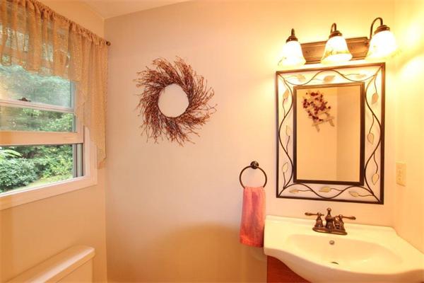 14 Pinecrest Road, Unit 14 Uxbridge, MA 01569 - Photo 8 of 21 Gallery Image 8