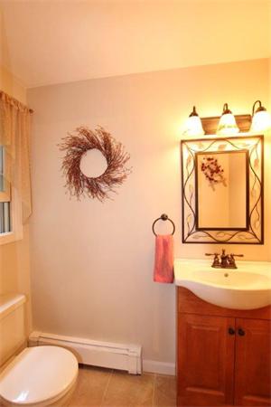 14 Pinecrest Road, Unit 14 Uxbridge, MA 01569 - Photo 9 of 21 Gallery Image 9