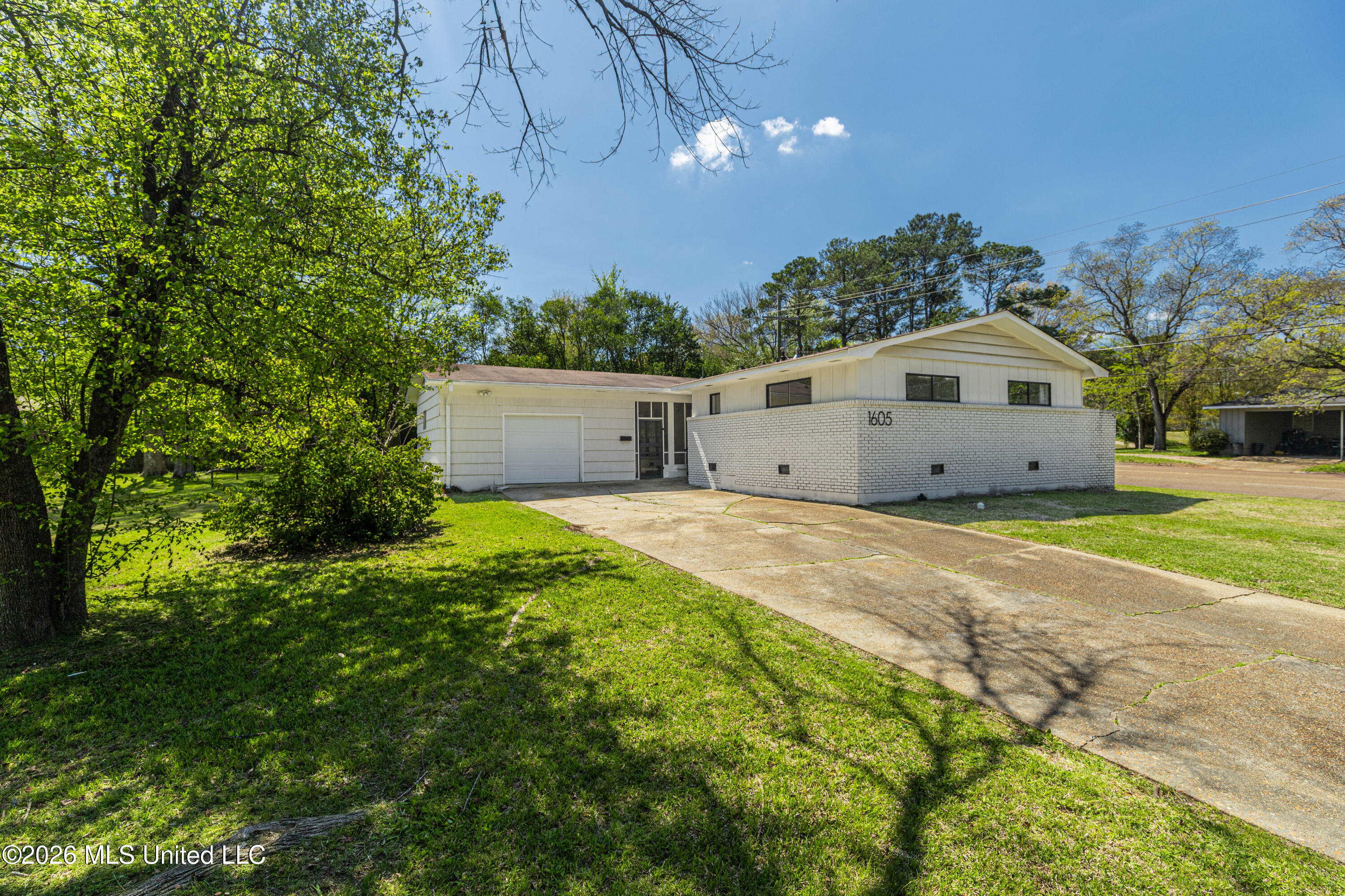 1605 Wilhurst Street Jackson, MS 39211 - Photo 3 of 30 IMG_8047-Edit