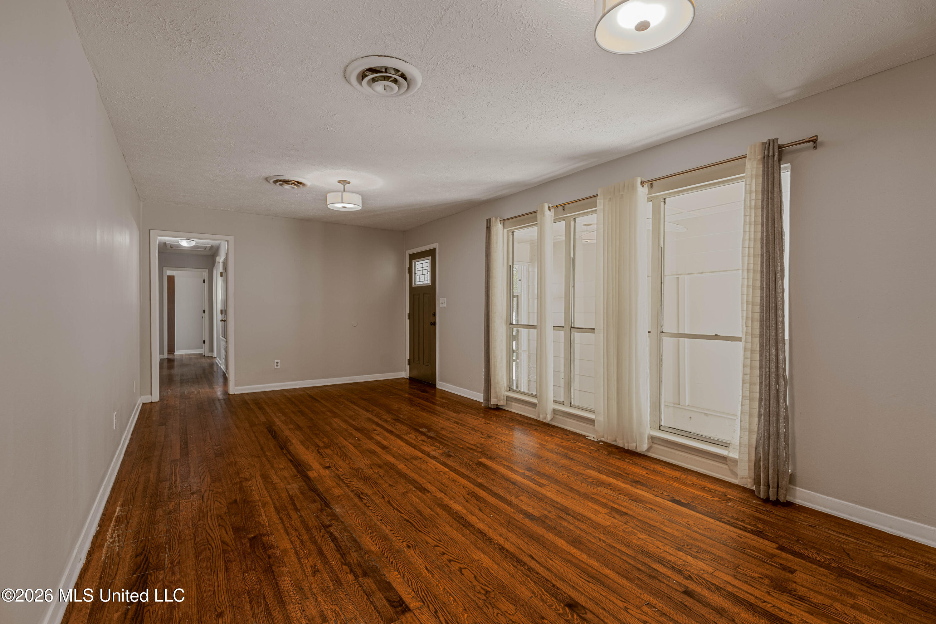 1605 Wilhurst Street Jackson, MS 39211 - Photo 8 of 30 IMG_8068-Edit