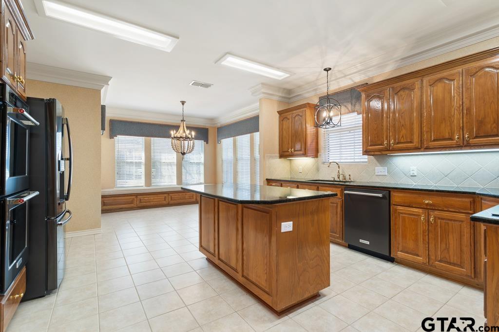3103 Lakepine Circle Tyler, TX 75707 - Photo 12 of 48