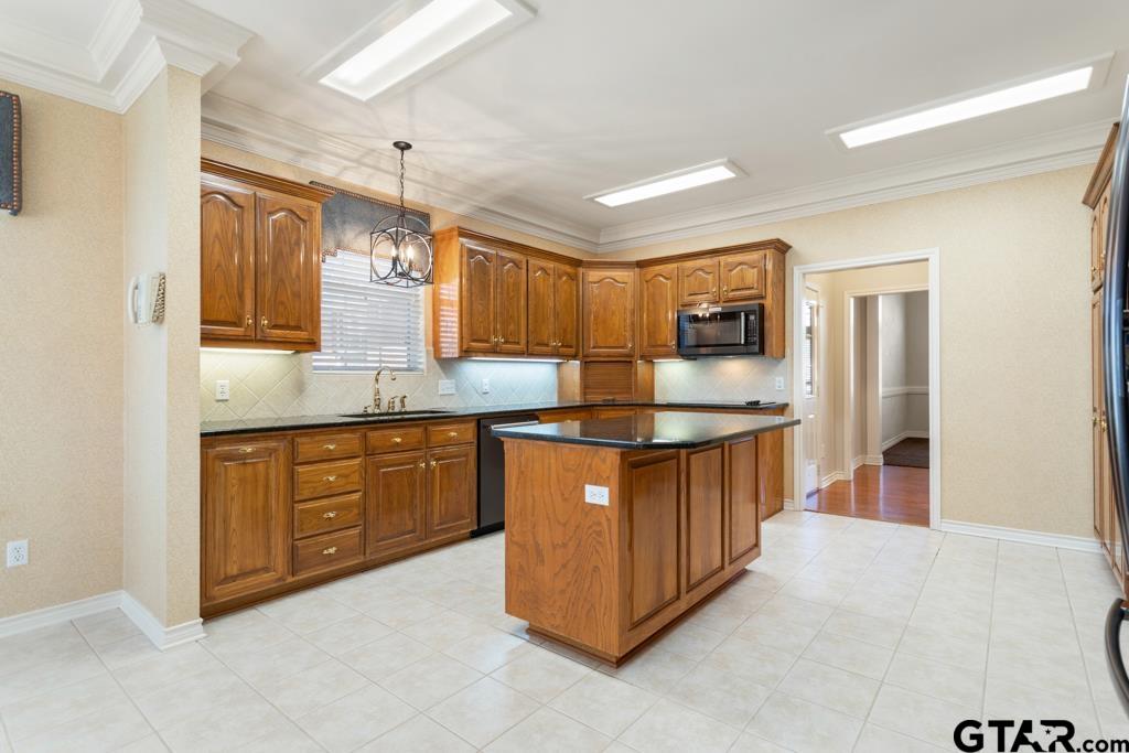 3103 Lakepine Circle Tyler, TX 75707 - Photo 13 of 48
