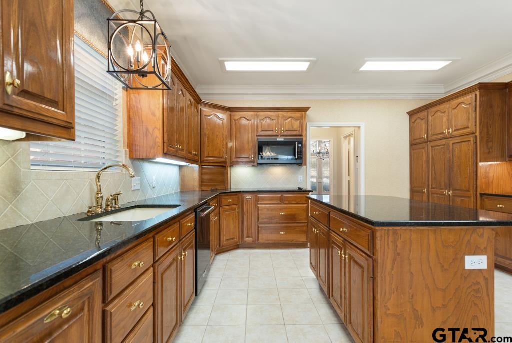 3103 Lakepine Circle Tyler, TX 75707 - Photo 16 of 48