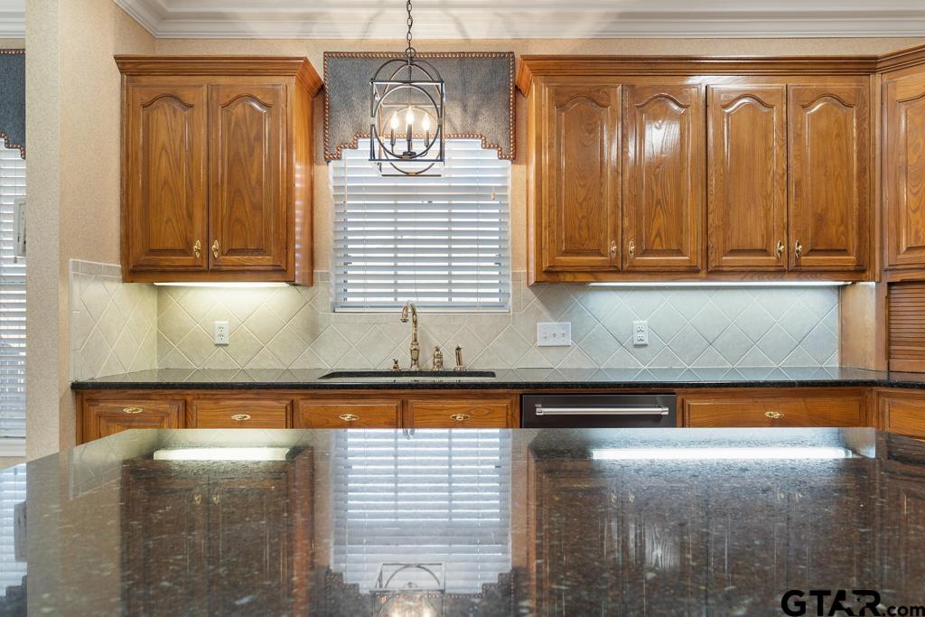 3103 Lakepine Circle Tyler, TX 75707 - Photo 18 of 48
