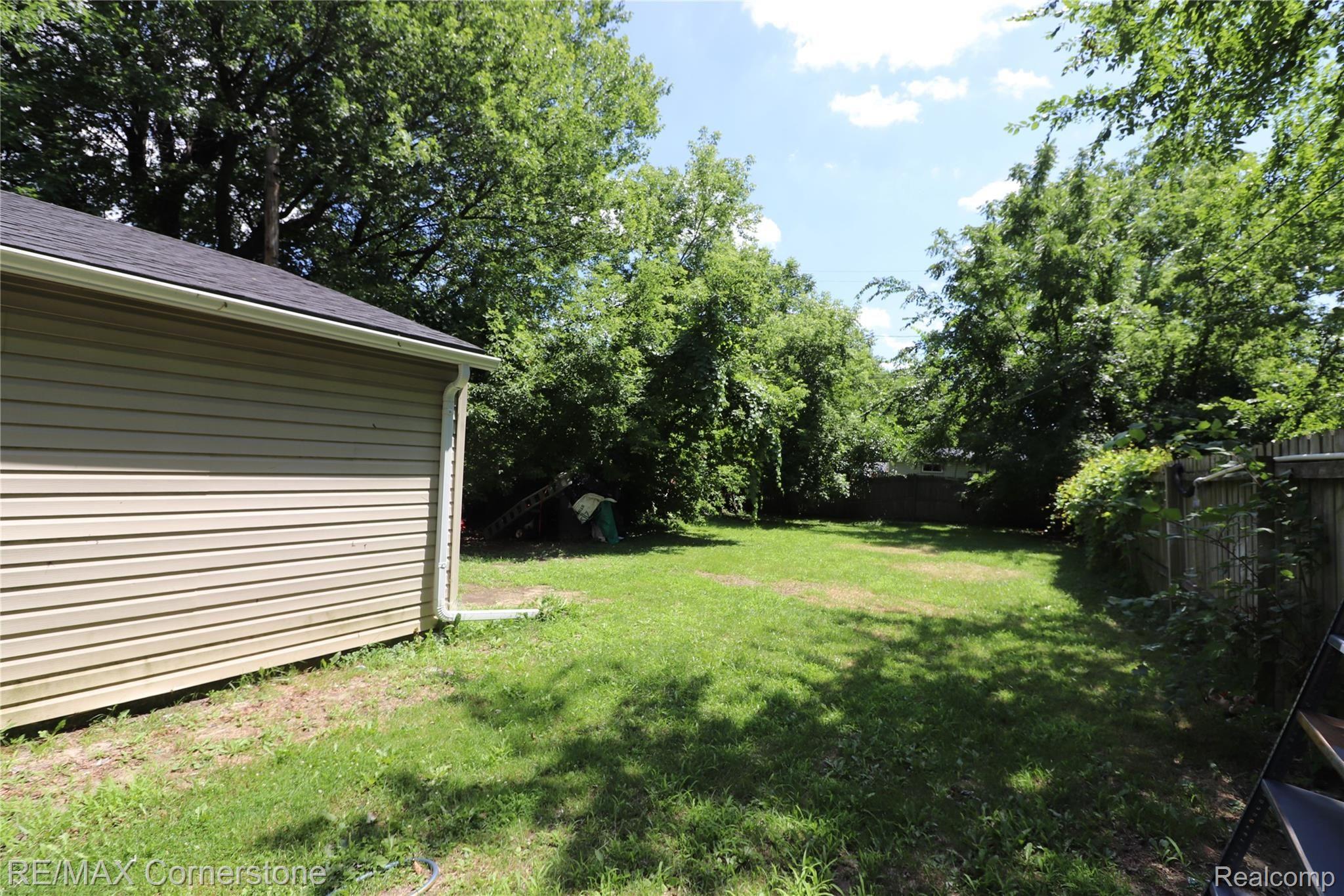 22345 Wick Road Taylor, MI 48180 - Photo 17 of 19 Large backyard